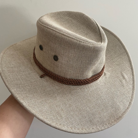 Vintage | Wide Brimmed Hat - Picture 2 of 3